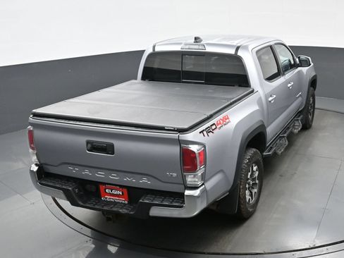 Used 2020 Toyota Tacoma TRD Off-Road AWD/4WD image 40