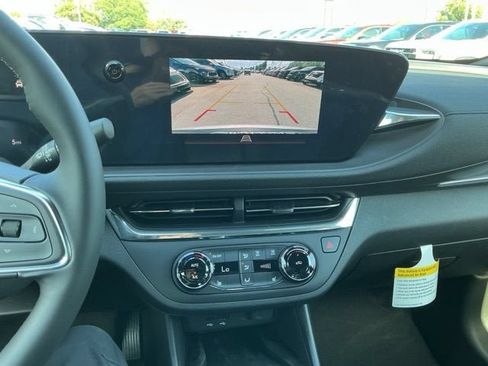 New 2026 Buick Envista Preferred w/ Convenience I Package FWD image 9