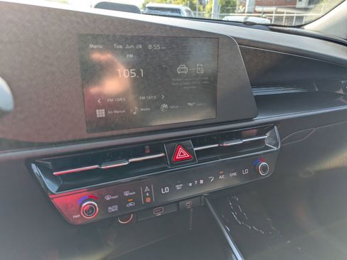 Used 2023 Kia Niro LX image 21