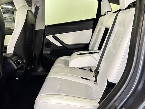 Used 2022 Tesla Model Y Performance AWD/4WD image 23