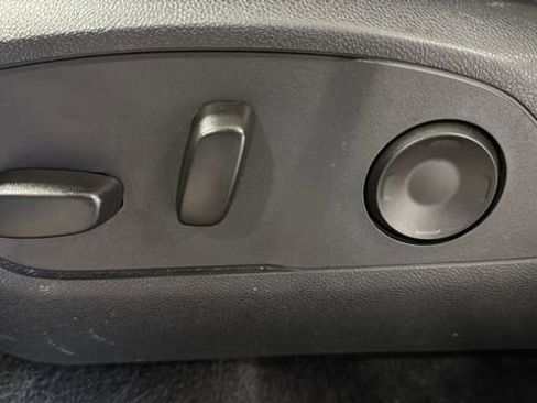 Used 2025 Buick Enclave Preferred image 22