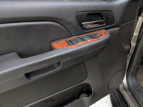 Used 2013 Chevrolet Tahoe 4WD image 9