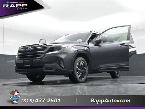 Used 2025 Subaru Forester Limited image 31