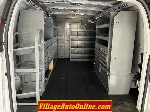Used 2018 Chevrolet Express 2500 w/ Driver Convenience Package RWD image 24