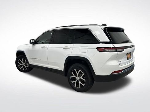 Used 2024 Jeep Grand Cherokee Limited w/ Trailer Tow Package image 3