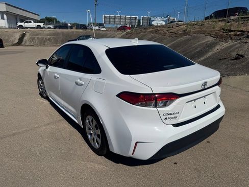 Used 2026 Toyota Corolla LE FWD image 5