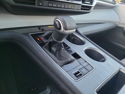 Used 2025 Toyota Sienna XLE image 28