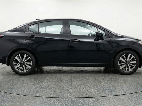 Used 2025 Nissan Versa SV image 11