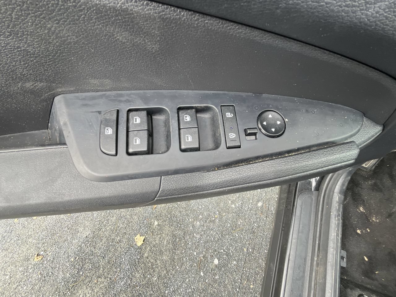 Used 2023 Kia Sportage LX AWD/4WD image 4