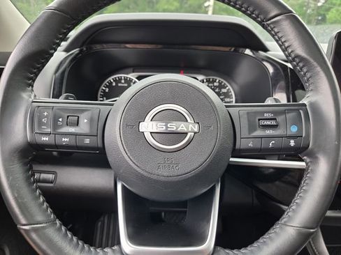 Used 2024 Nissan Pathfinder SV w/ SV Premium Package AWD/4WD image 23