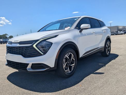 Certified 2025 Kia Sportage LX AWD/4WD image 9
