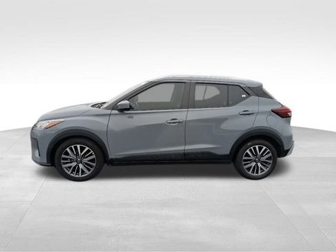Used 2021 Nissan Kicks SV image 5