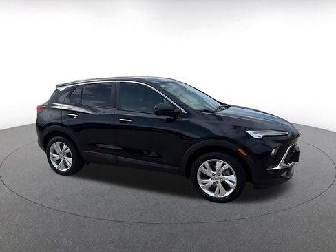 Used 2025 Buick Encore GX Preferred FWD image 2