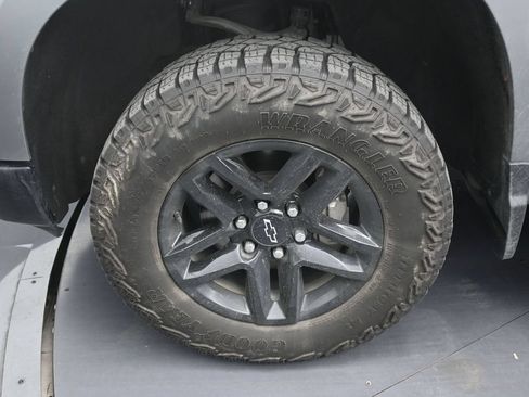 Used 2024 Chevrolet Silverado 1500 Custom Trail Boss AWD/4WD image 9