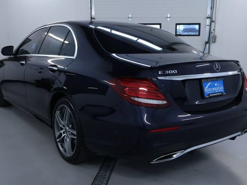 Used 2019 Mercedes-Benz E 300 4MATIC image 5