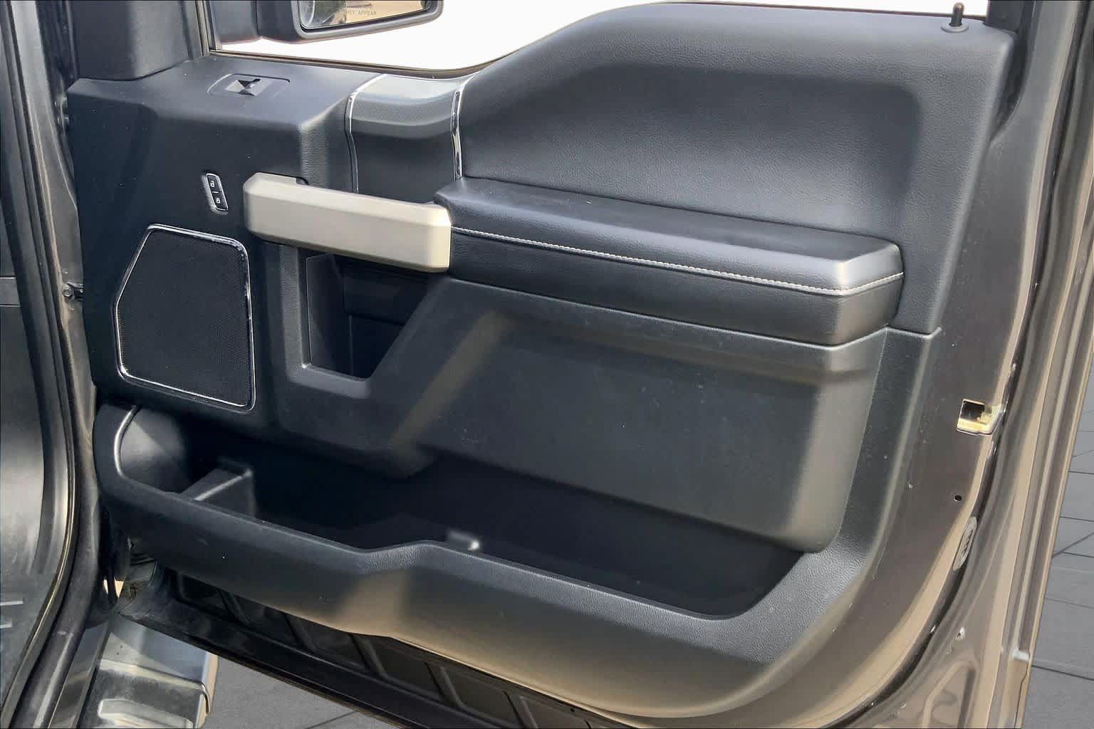 Used 2015 Ford F150 Lariat AWD/4WD image 22