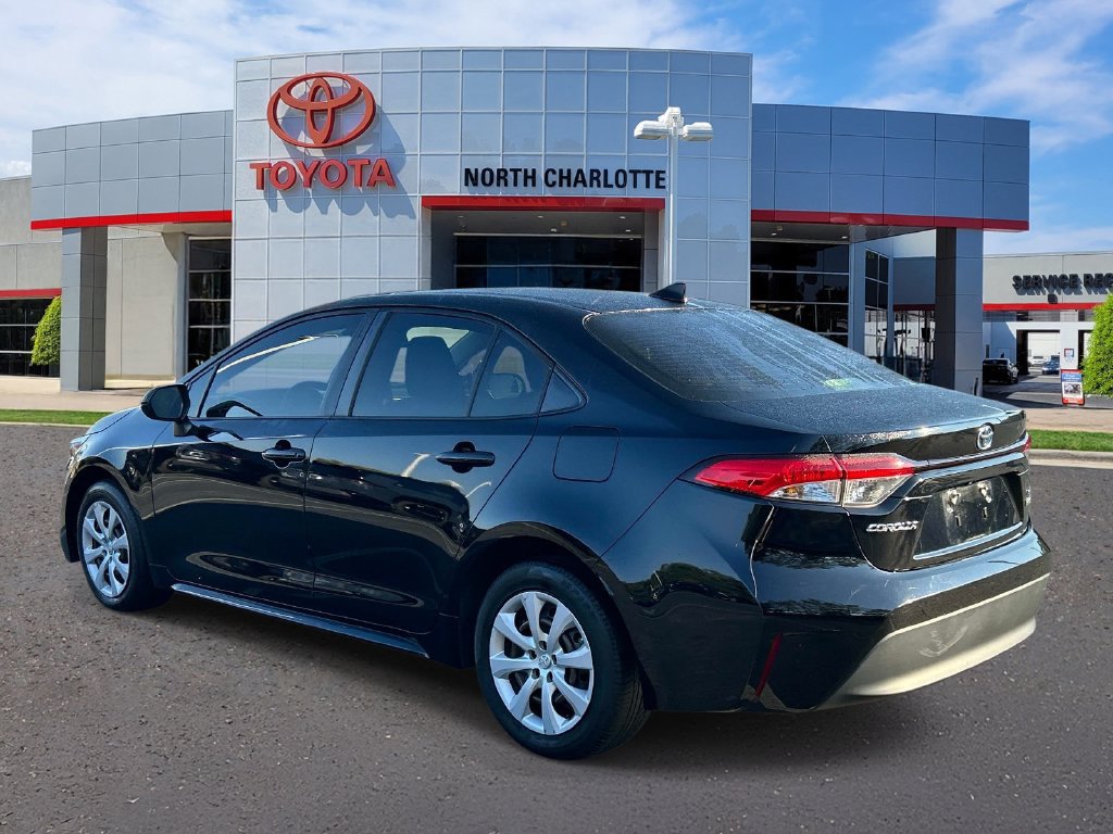 Used 2024 Toyota Corolla LE FWD image 4