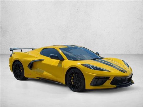 Used 2025 Chevrolet Corvette Stingray Preferred Conv w/ 2LT RWD image 3
