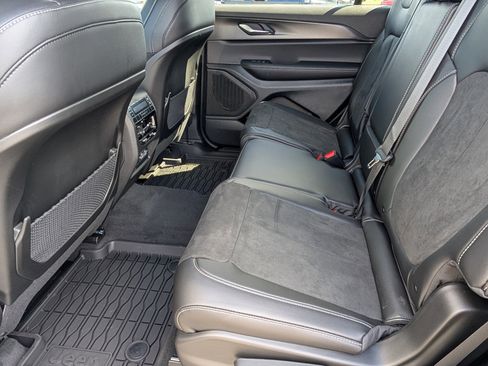 New 2025 Jeep Grand Cherokee L Altitude AWD/4WD image 11