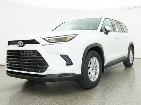 New 2026 Toyota Grand Highlander FWD image 19