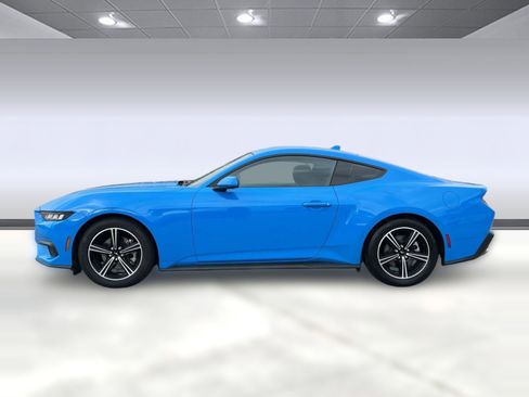 Used 2024 Ford Mustang Coupe RWD image 2