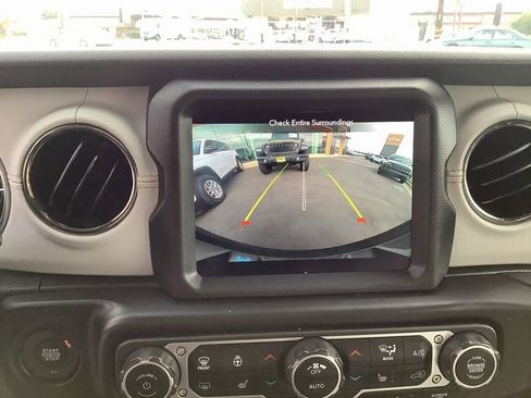 Used 2023 Jeep Wrangler Unlimited Sahara image 19