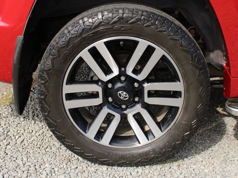 Used 2015 Toyota 4Runner 4WD image 7