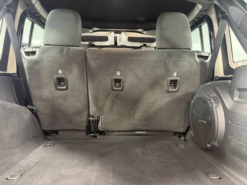 Used 2023 Jeep Wrangler Unlimited Sport AWD/4WD image 31