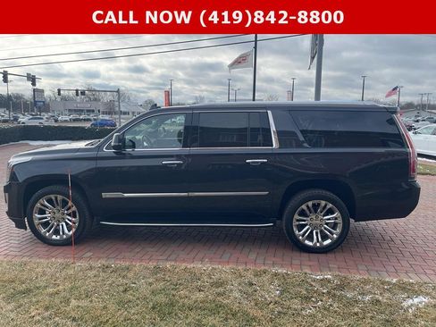 Used 2019 Cadillac Escalade ESV Luxury w/ LPO, Escalade Noir Package image 11