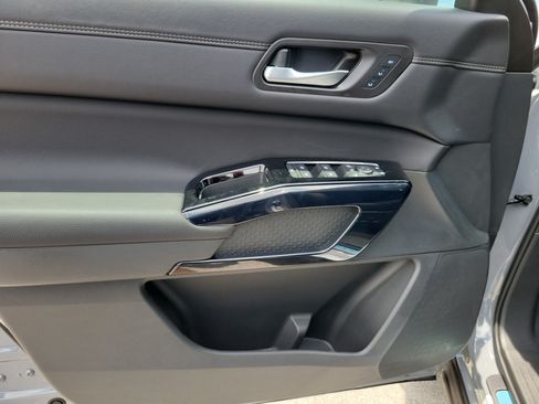New 2026 Nissan Pathfinder Platinum w/ Cargo Package FWD image 12