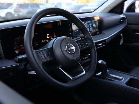 New 2026 Nissan Kicks SV image 14