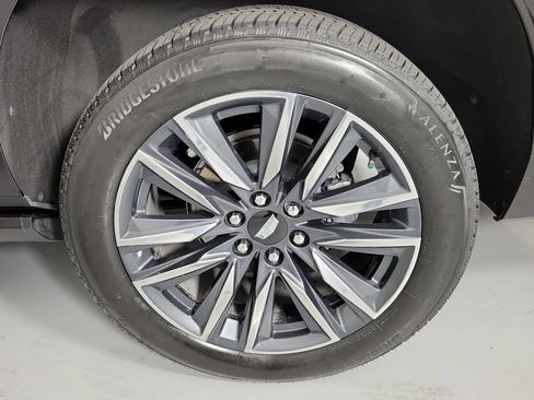 Used 2024 Cadillac Escalade ESV Sport Platinum AWD/4WD image 9