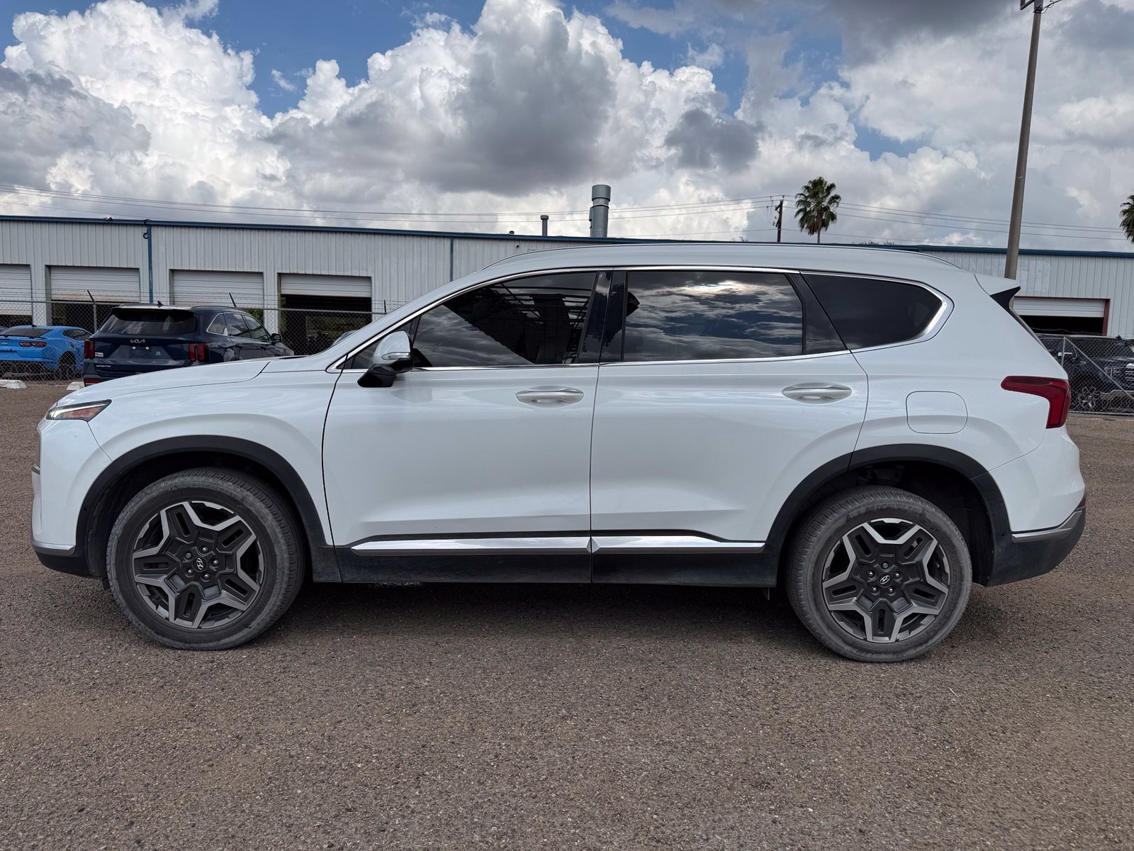 Used 2021 Hyundai Santa Fe Limited AWD/4WD image 3