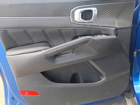 Used 2022 Kia Sorento SX image 9