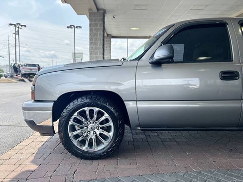 Used 2006 Chevrolet Silverado 1500 LT w/ Light Duty Power Package RWD image 5