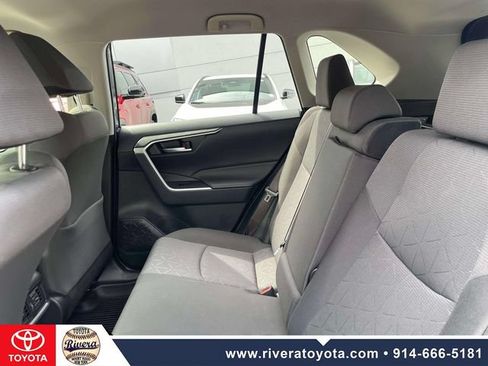 Used 2021 Toyota RAV4 XLE w/ XLE Grade Weather Package AWD/4WD image 12