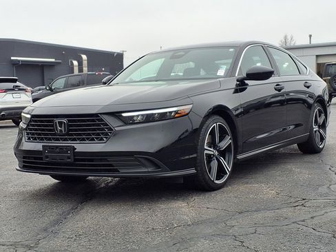 Used 2024 Honda Accord Sport image 2