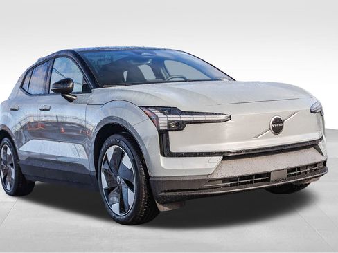 New 2026 Volvo EX30 Plus w/ Climate Package image 3