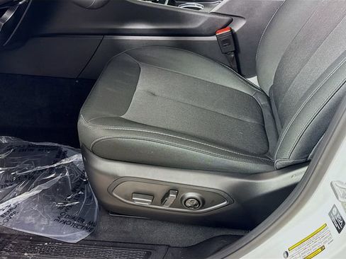 New 2025 Jeep Grand Cherokee Laredo image 18