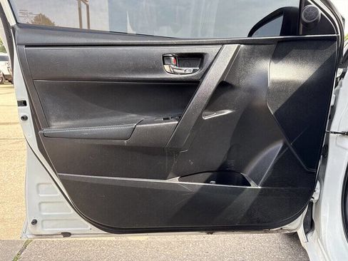 Used 2017 Toyota Corolla XLE image 15