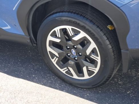 Certified 2025 Subaru Forester AWD/4WD image 15
