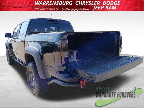 Used 2020 Chevrolet Colorado ZR2 w/ Colorado ZR2 Bison Edition AWD/4WD image 32