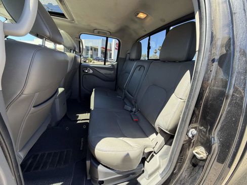 Used 2019 Nissan Frontier SL AWD/4WD image 17