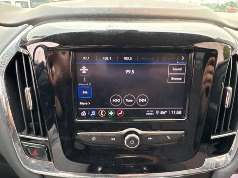 Used 2021 Chevrolet Traverse LT w/ LPO, Cargo Package FWD image 15