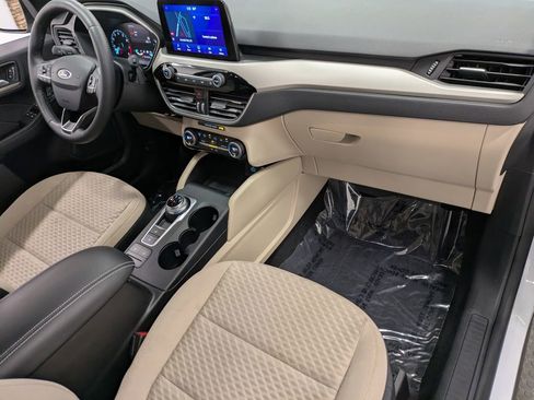 Used 2021 Ford Escape SE w/ Convenience Package FWD image 30