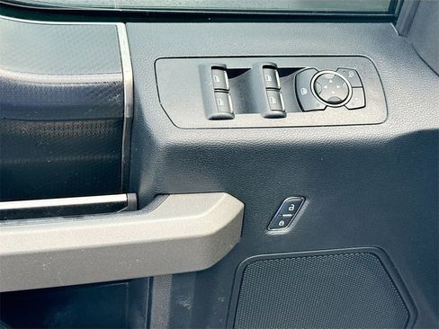 Used 2018 Ford F150 Raptor image 19