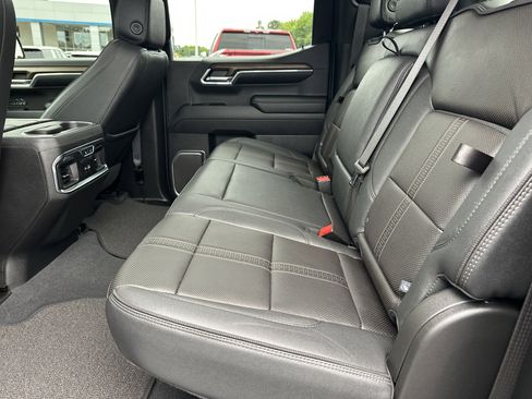 Used 2024 Chevrolet Silverado 1500 High Country w/ Technology Package AWD/4WD image 21