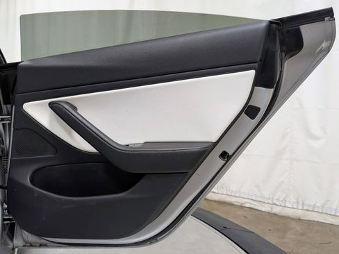 Used 2018 Tesla Model 3 Long Range AWD/4WD image 19
