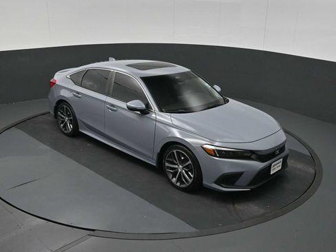 Used 2022 Honda Civic Touring image 16