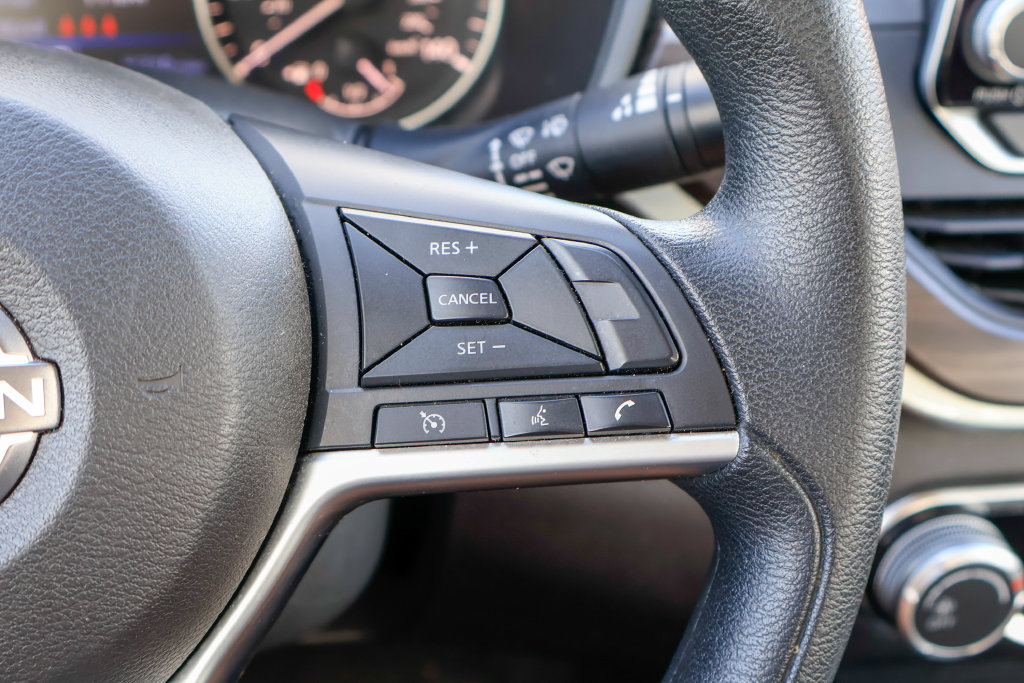 Used 2024 Nissan Altima 2.5 SV FWD image 13